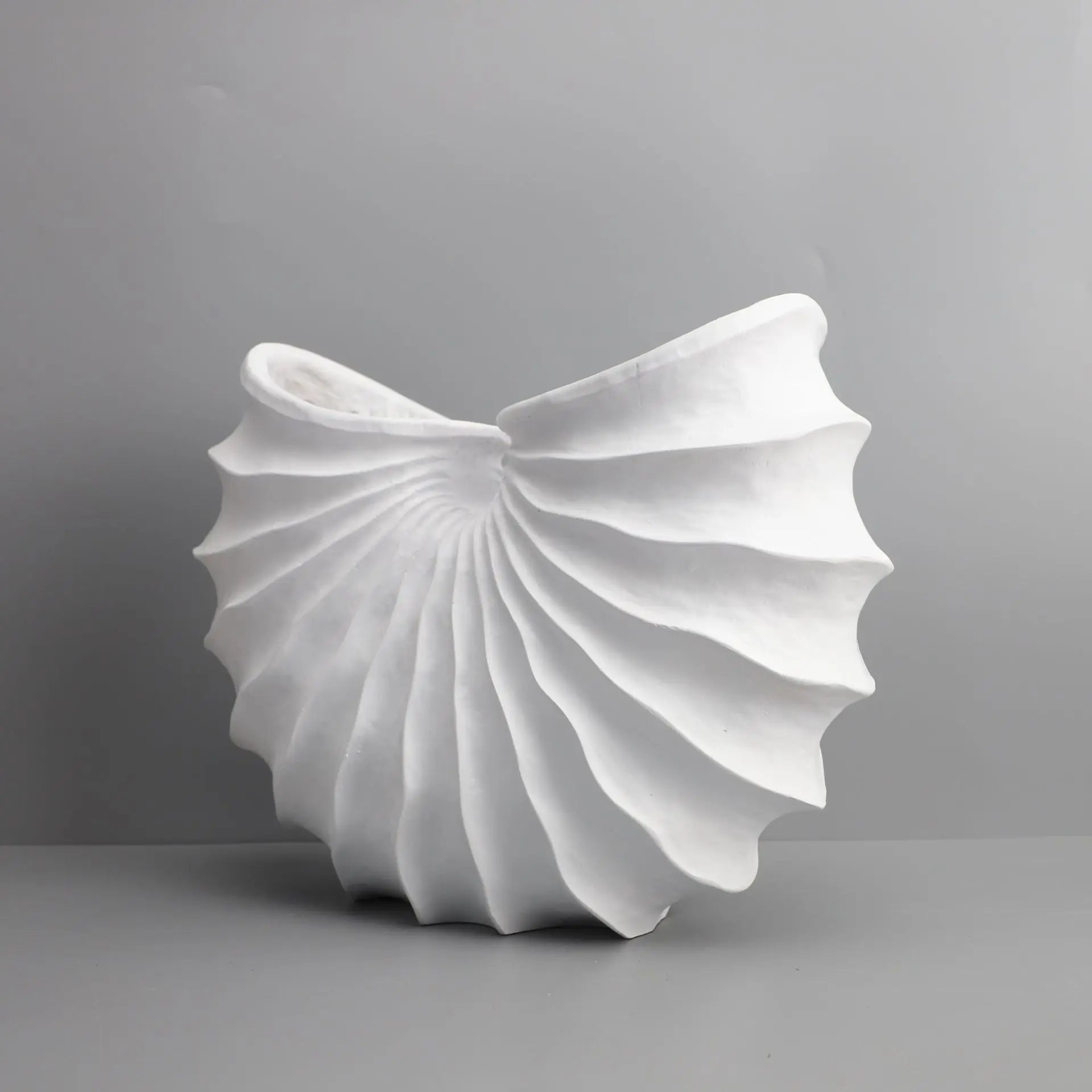 European Scalloped Conch Floral Vase Resin Flower Pots Flower Arrangement Decorative Modern Decor Desk Decoration Crafts Vases