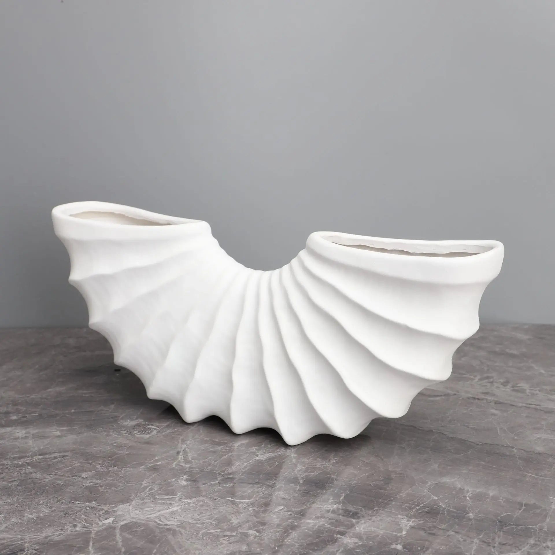European Scalloped Conch Floral Vase Resin Flower Pots Flower Arrangement Decorative Modern Decor Desk Decoration Crafts Vases