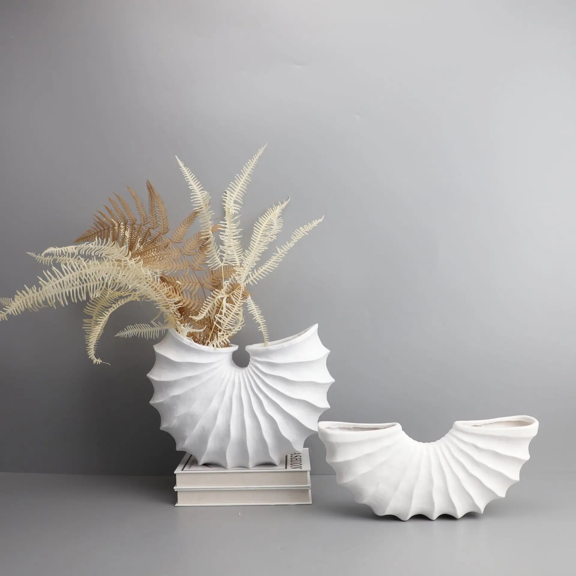 European Scalloped Conch Floral Vase Resin Flower Pots Flower Arrangement Decorative Modern Decor Desk Decoration Crafts Vases