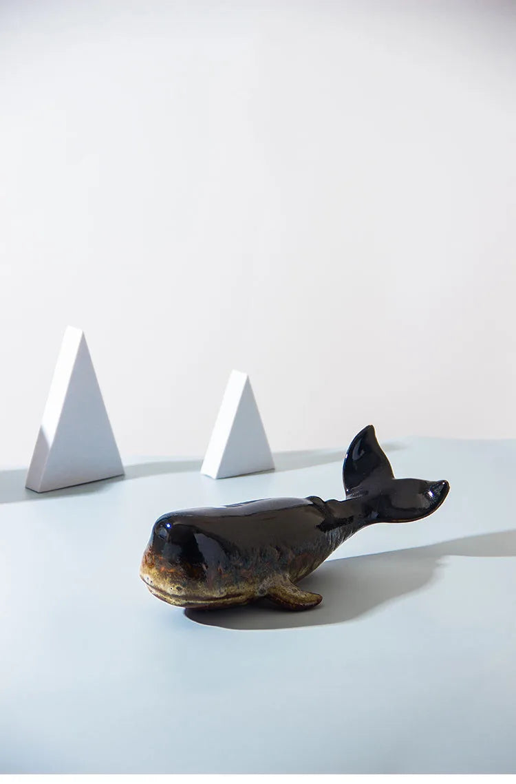 Creative Whale Ceramic Sculpture Modern Crafts Porcelain Ornaments Desk Decoration Simulated Whale Statue Room Aesthetic Decor